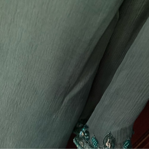 Periwinkle blue chiffon kameez with stones embroidered along neckline Size M - Picture 5 of 7